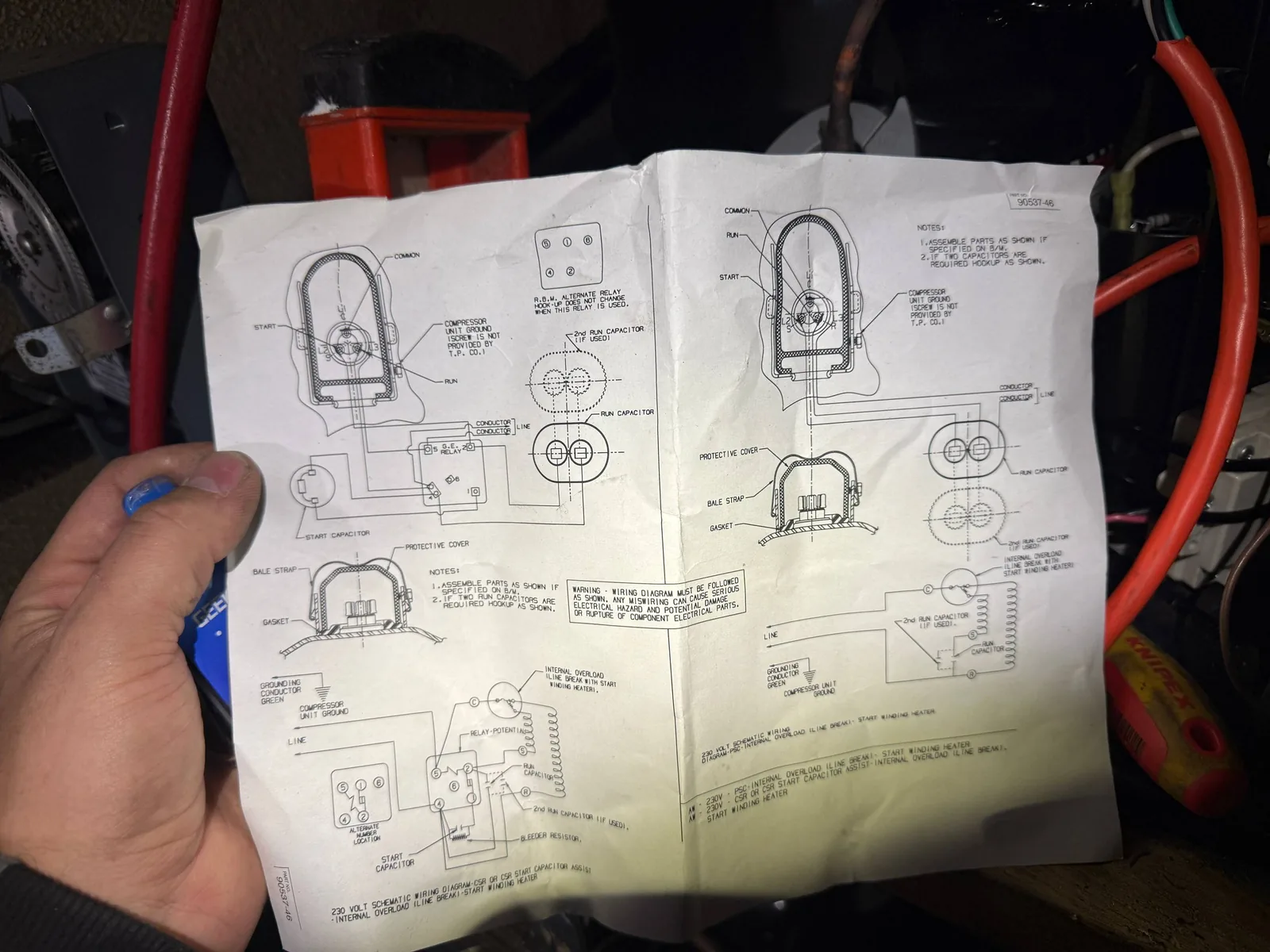 Схема с техническим текстом и инструкциями по сборке и подключению электрических компонентов системы