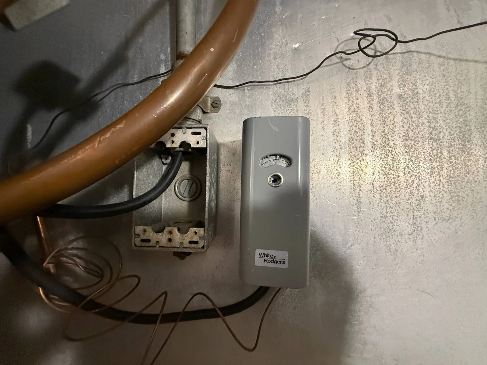 Декоративное фото без чётко различимого содержания, используется в блоке услуги по ремонту кондиционеров в Дубае